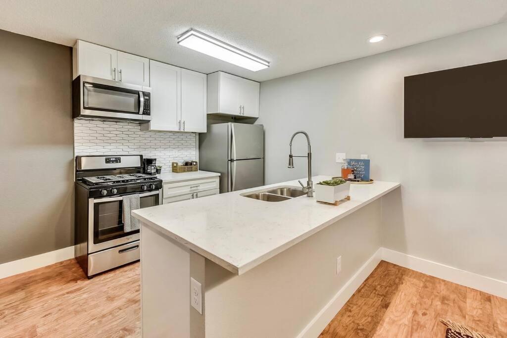 Ferienwohnung Hello Gorgeous Flat Near Downtown! Dallas Exterior foto